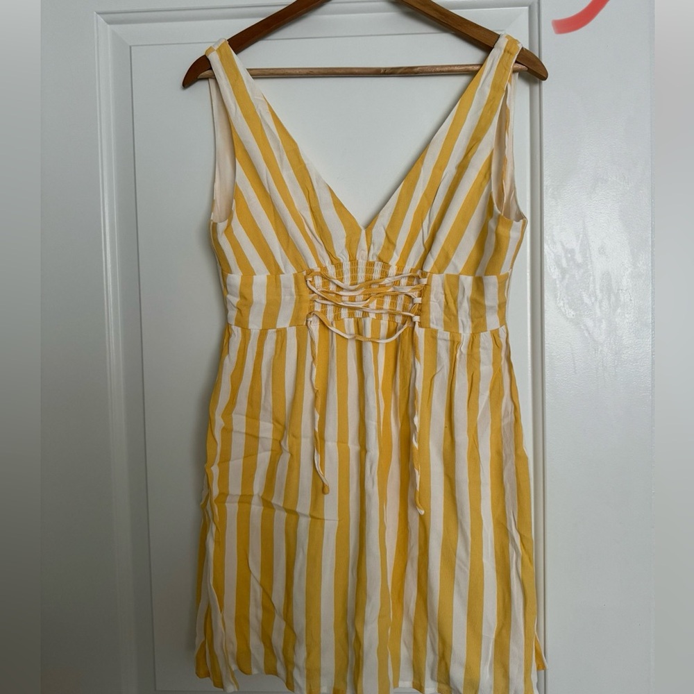 Summer dress in yellow and white